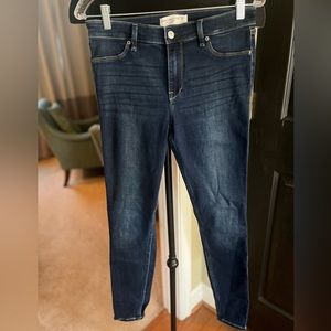 Abercrombie & Fitch sz 28/6R The Jean Legging